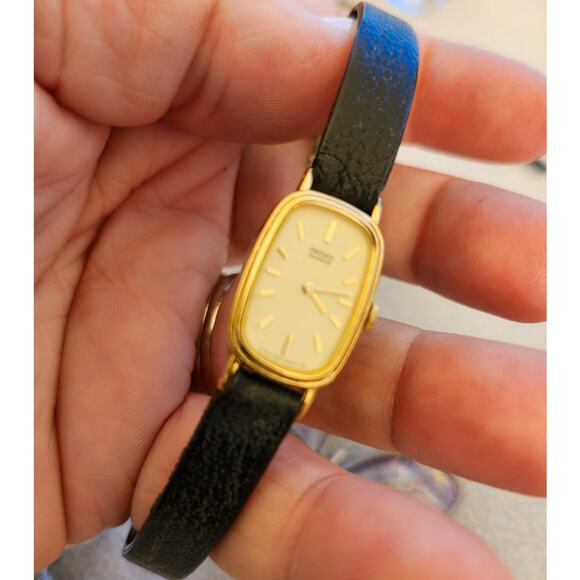 Lot 8 Vintage Jewelry Lot Ring Broochs Seiko Watch Turtle Aztec Charm - Picture 11 of 16